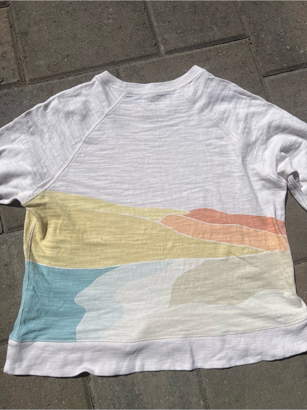 The Faherty Sunwashed Slub Crew in the Sun Spritz Soleil Medium - Picture 8 of 12